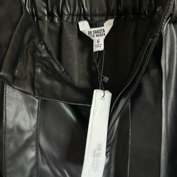 BB Dakota Steve Madden skin in the game Black Faux Leather Pants size 6 - Picture 8 of 14